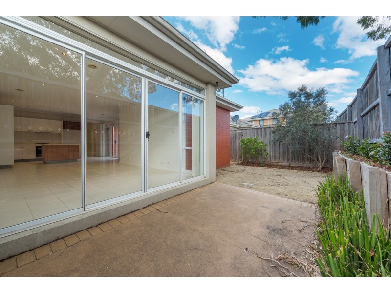 7 Crestview Close, Roxburgh Park VIC 3064