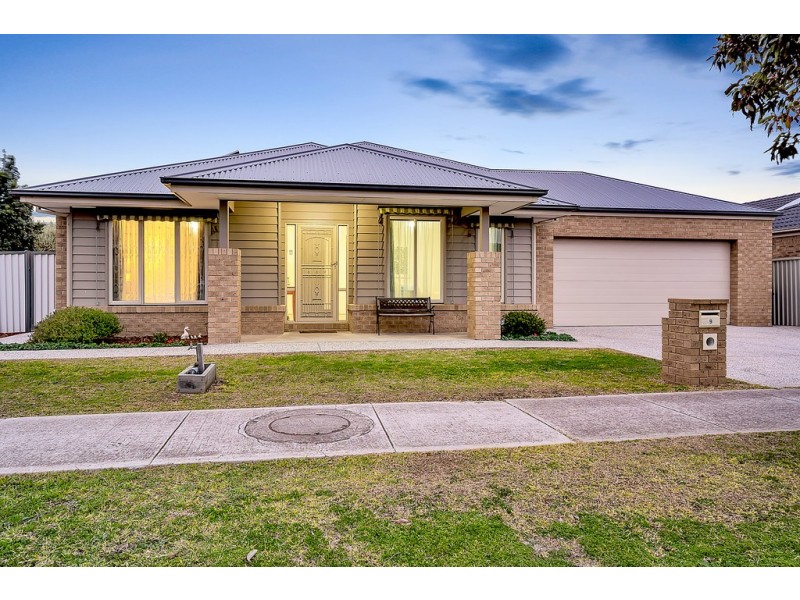 9 Burrora Way, Craigieburn VIC 3064