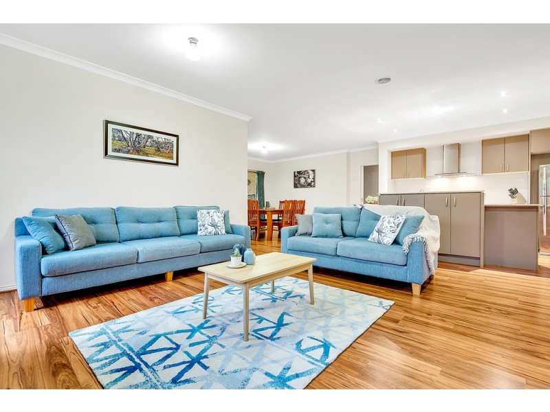 9 Burrora Way, Craigieburn VIC 3064