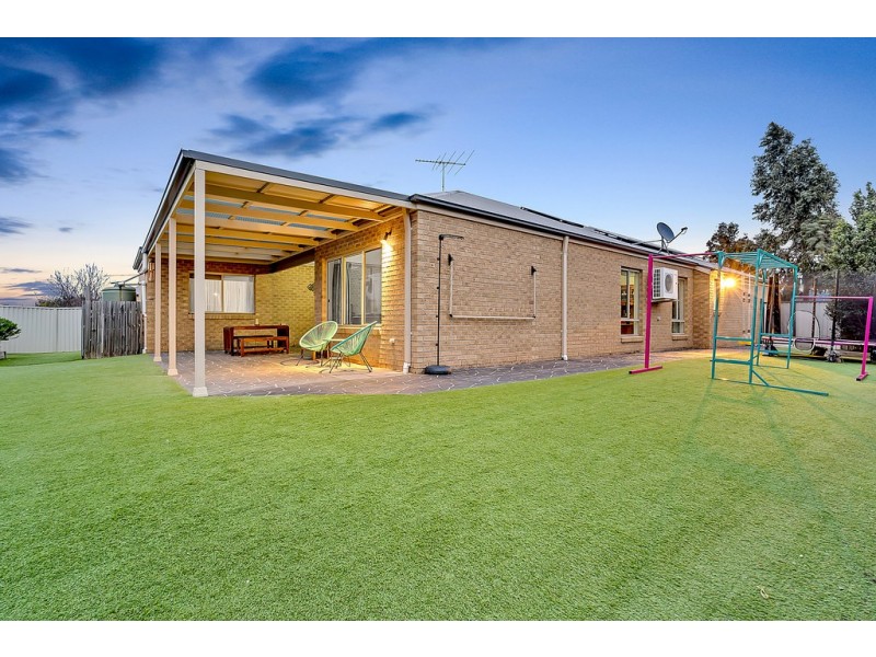 9 Burrora Way, Craigieburn VIC 3064
