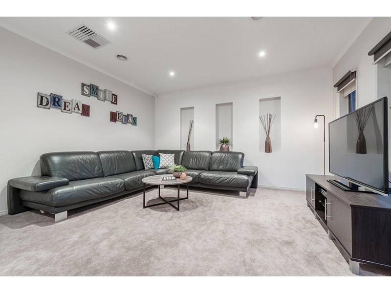 11 Long Island Circuit, Craigieburn VIC 3064