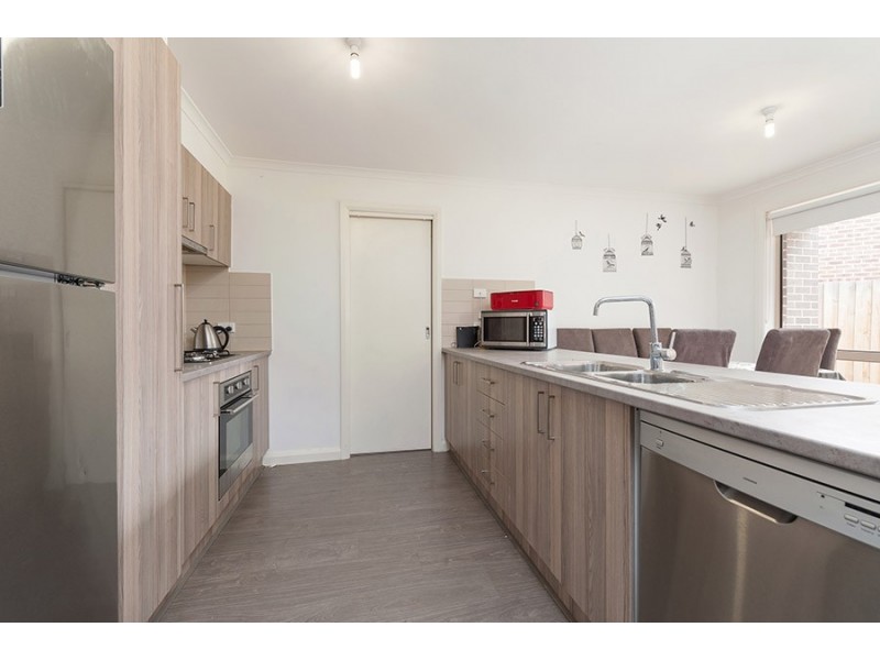 34 Windrock Avenue, Craigieburn VIC 3064