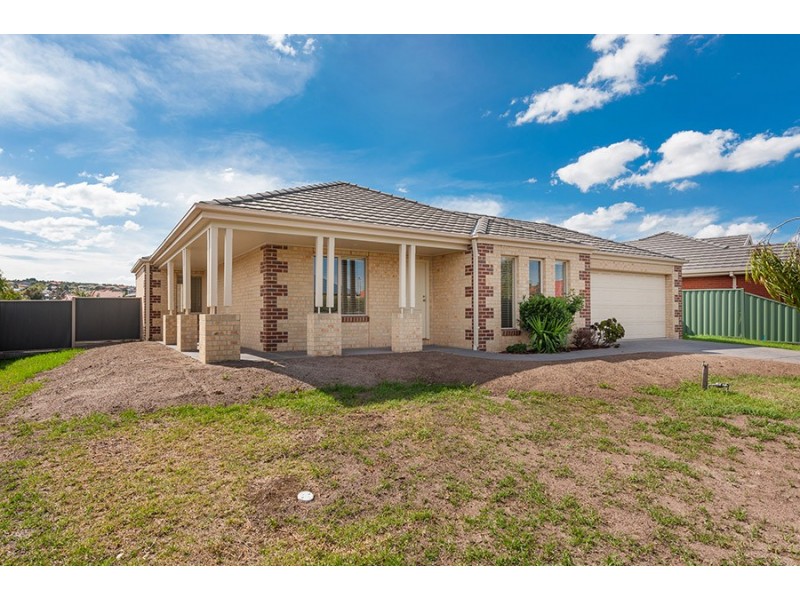 8 Swinburne Close, Craigieburn VIC 3064