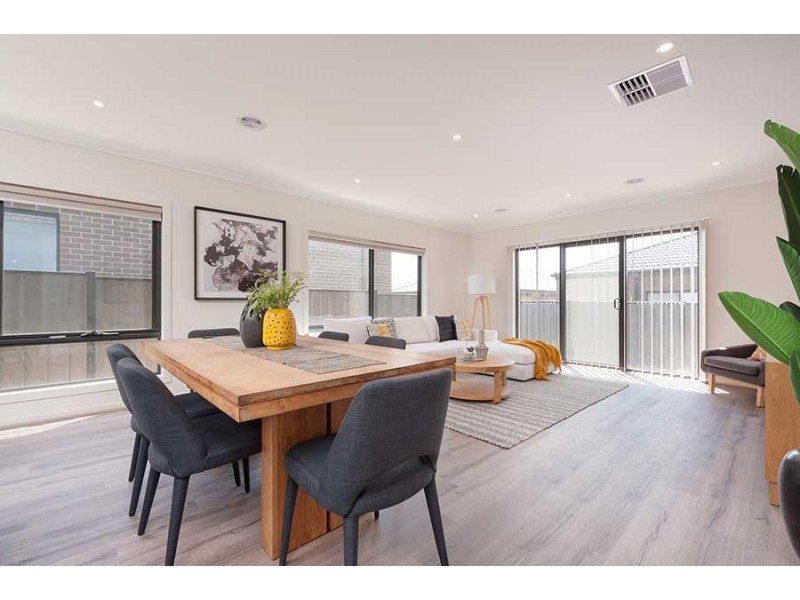 9 Cardigan Street, Craigieburn VIC 3064