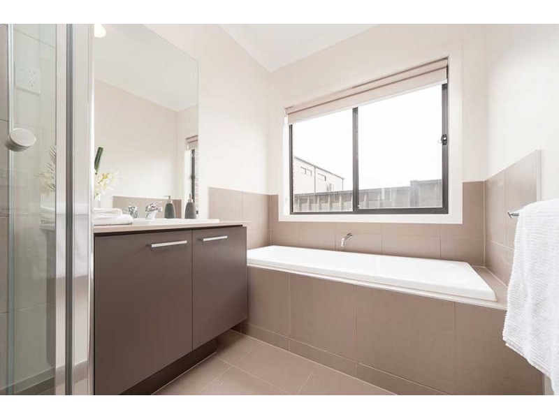 9 Cardigan Street, Craigieburn VIC 3064
