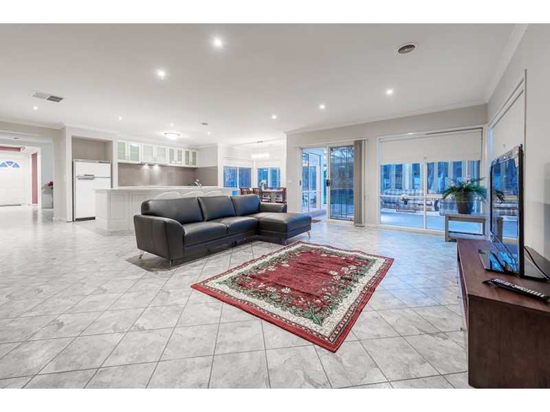14 Elmwood Place, Craigieburn VIC 3064