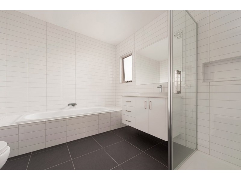 2/44 Canning Street, Avondale Heights VIC 3034