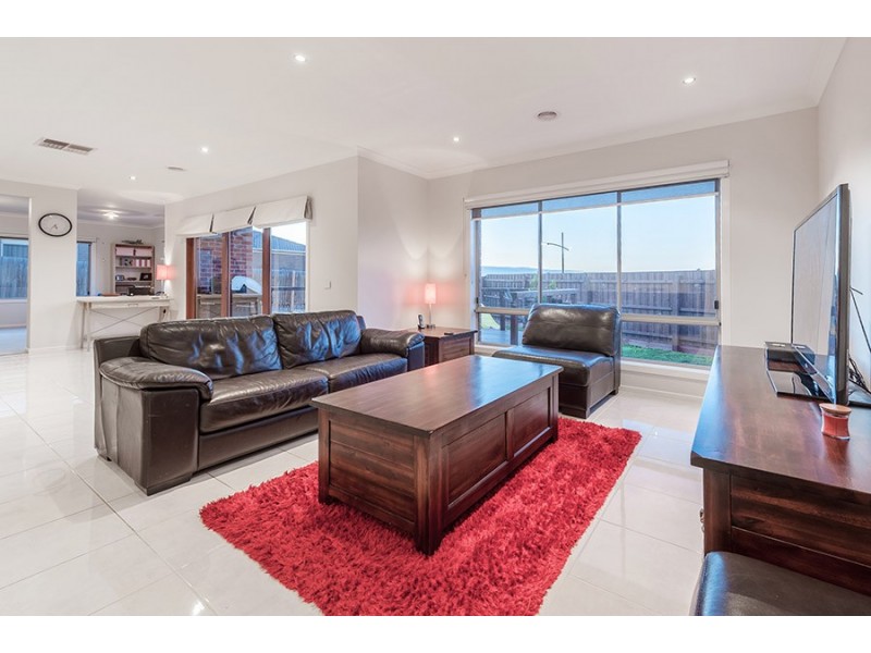 5 Leveque Loop, Craigieburn VIC 3064