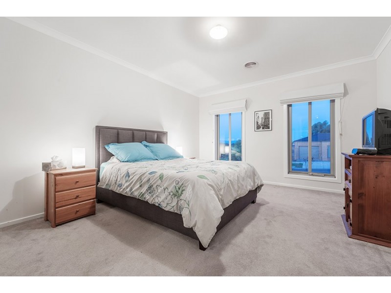 5 Leveque Loop, Craigieburn VIC 3064