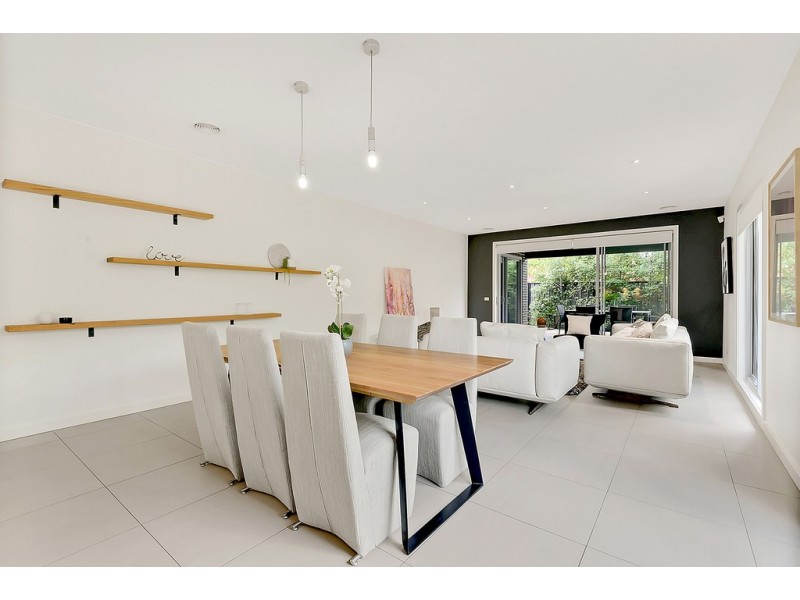 9 Grove Road, Craigieburn VIC 3064