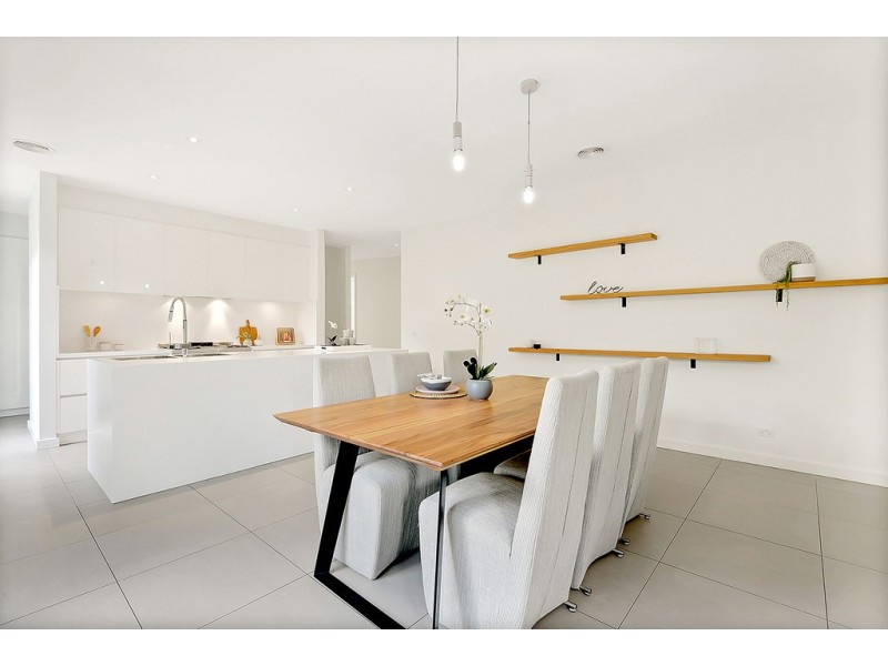 9 Grove Road, Craigieburn VIC 3064