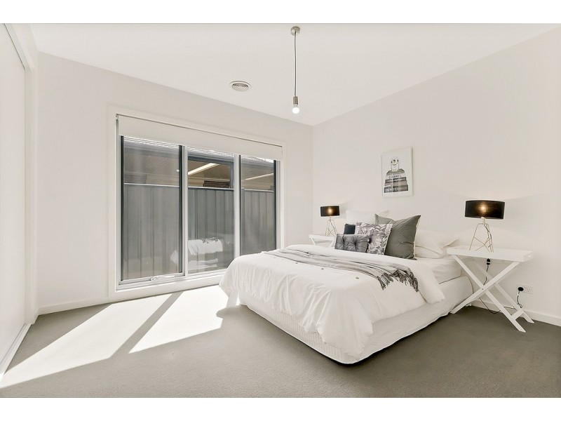 9 Grove Road, Craigieburn VIC 3064