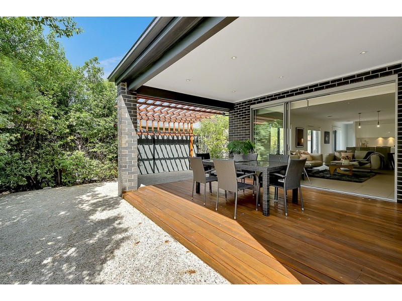 9 Grove Road, Craigieburn VIC 3064