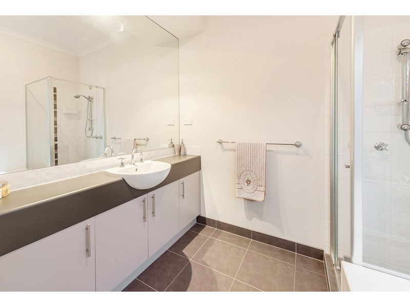 56 Ardsley Circuit, Craigieburn VIC 3064