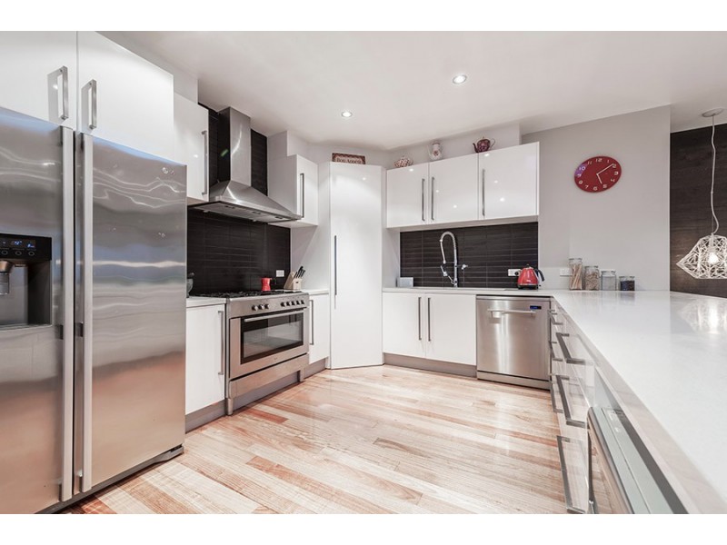 41 Isla Avenue, Glenroy VIC 3046