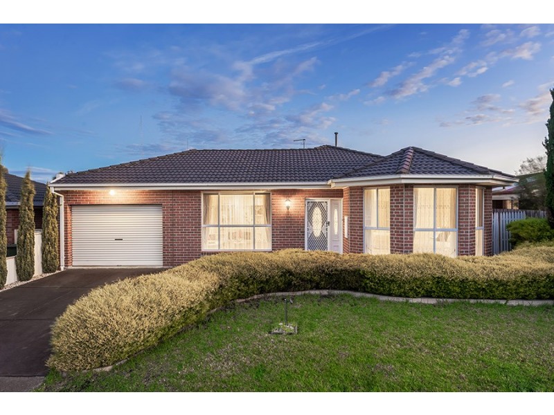 3 Alberton Avenue, Roxburgh Park VIC 3064