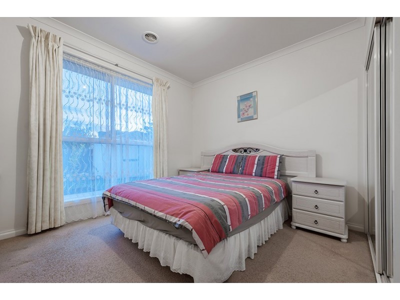 3 Alberton Avenue, Roxburgh Park VIC 3064