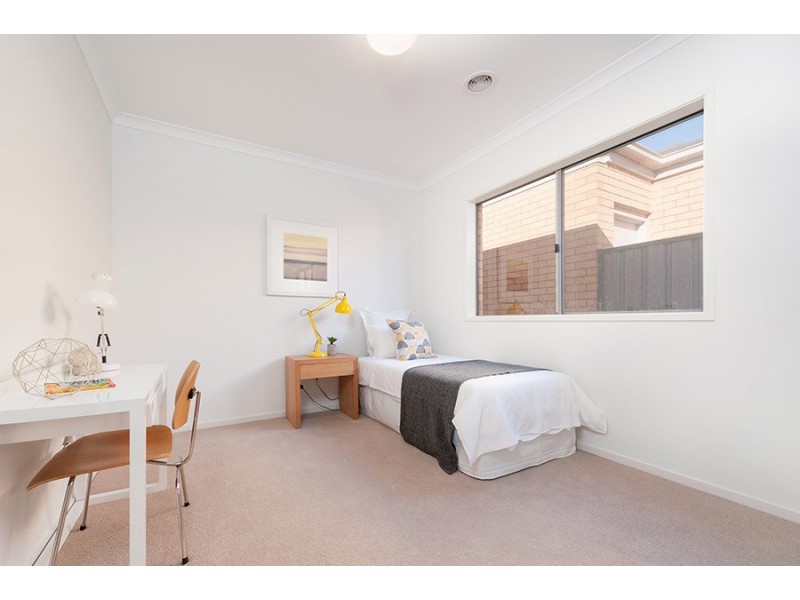 42 Scoria Circuit, Craigieburn VIC 3064