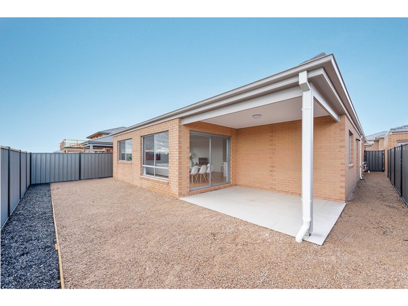 42 Scoria Circuit, Craigieburn VIC 3064