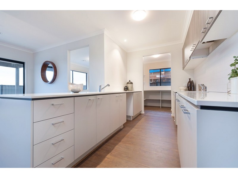 40 Scoria Circuit, Craigieburn VIC 3064