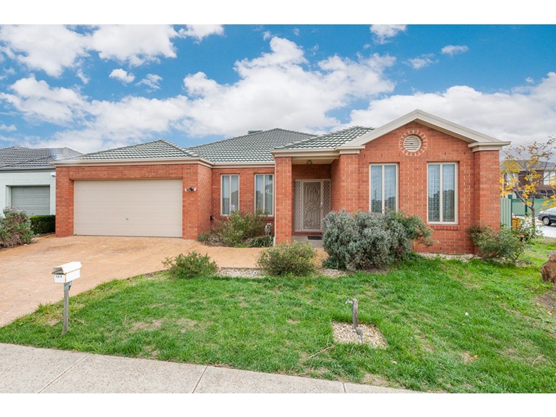124 Malcolm Creek Parade, Craigieburn VIC 3064