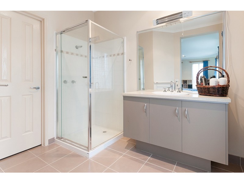 124 Malcolm Creek Parade, Craigieburn VIC 3064