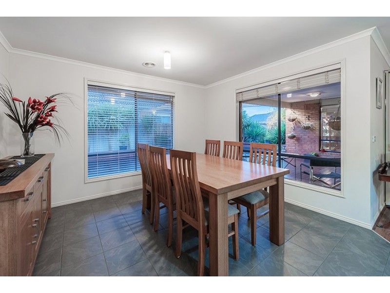 6 Long Island Circuit, Craigieburn VIC 3064