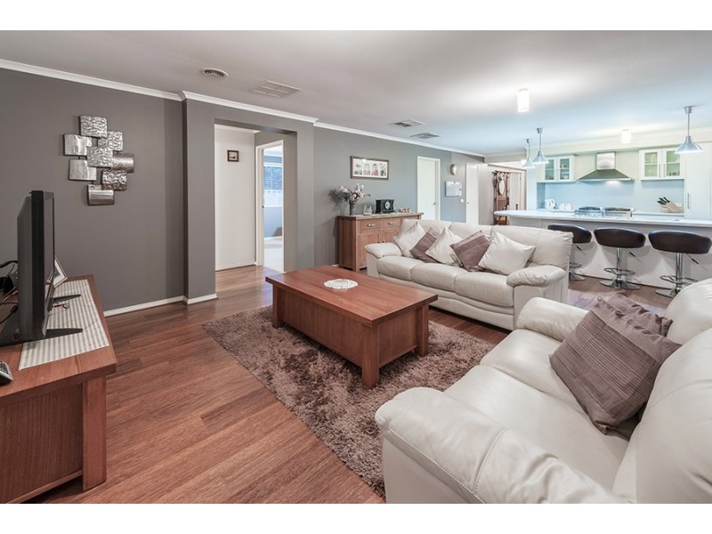 6 Long Island Circuit, Craigieburn VIC 3064