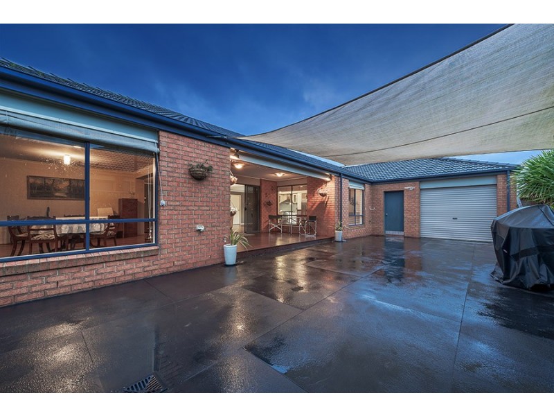 6 Long Island Circuit, Craigieburn VIC 3064