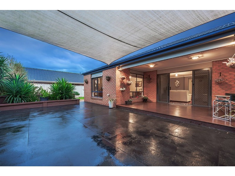 6 Long Island Circuit, Craigieburn VIC 3064