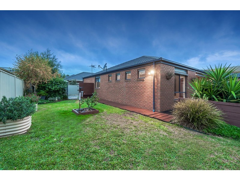 6 Long Island Circuit, Craigieburn VIC 3064