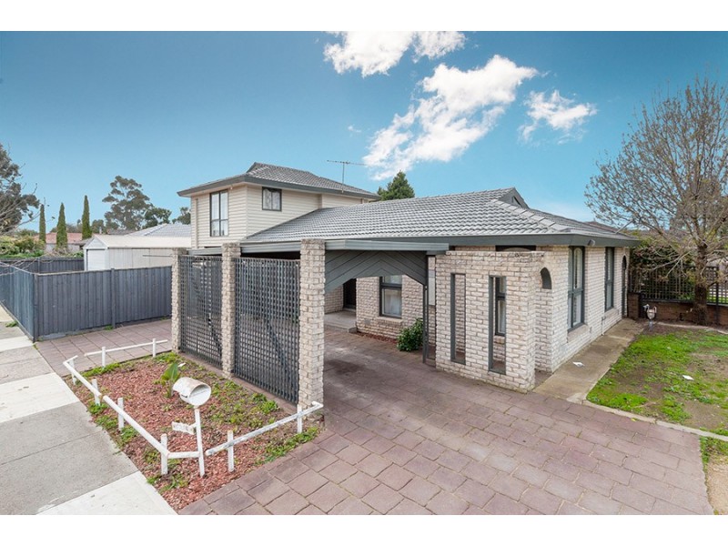 74 Wattleglen Street, Craigieburn VIC 3064