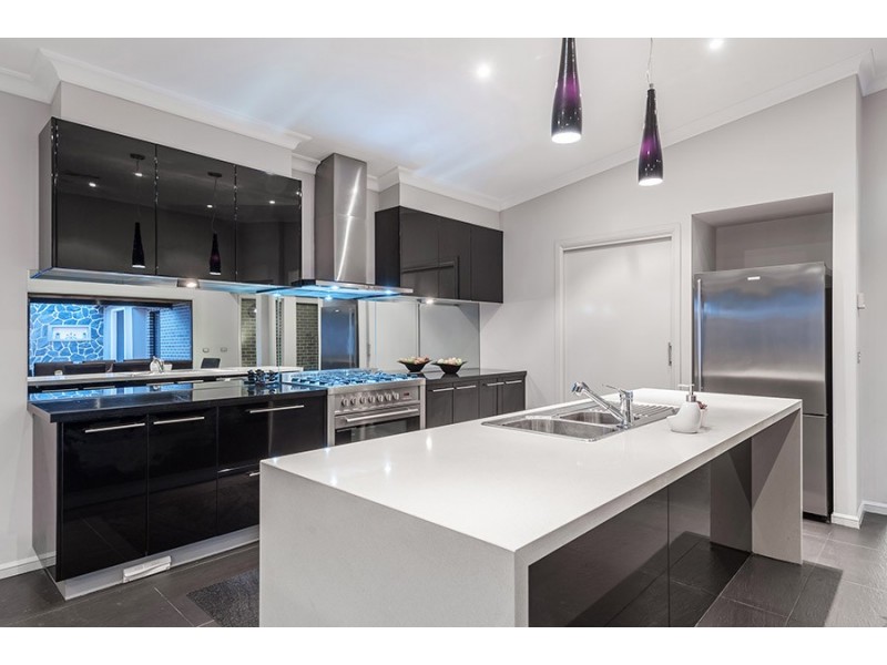 13 Beechworth Avenue, Greenvale VIC 3059