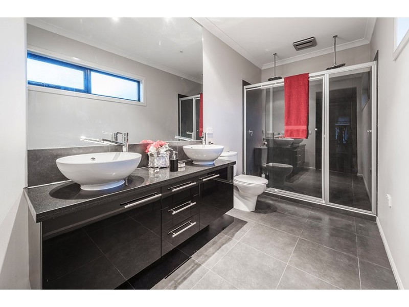 13 Beechworth Avenue, Greenvale VIC 3059