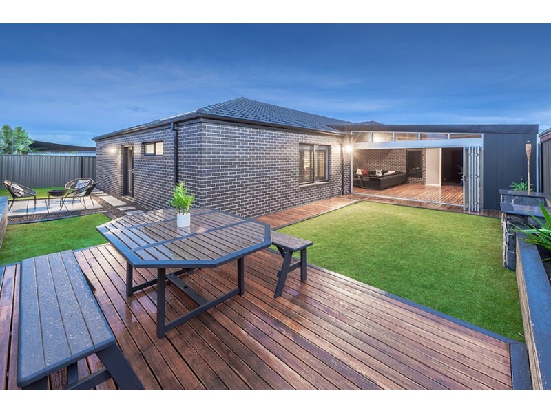 13 Beechworth Avenue, Greenvale VIC 3059