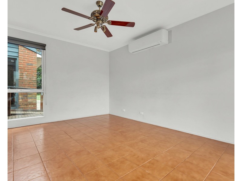 14 Pembroke Crescent, Craigieburn VIC 3064