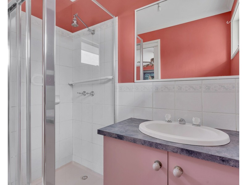 14 Pembroke Crescent, Craigieburn VIC 3064
