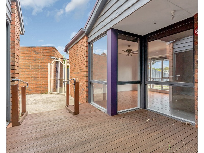 14 Pembroke Crescent, Craigieburn VIC 3064