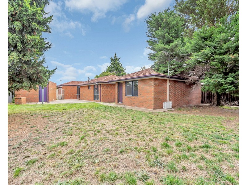 14 Pembroke Crescent, Craigieburn VIC 3064