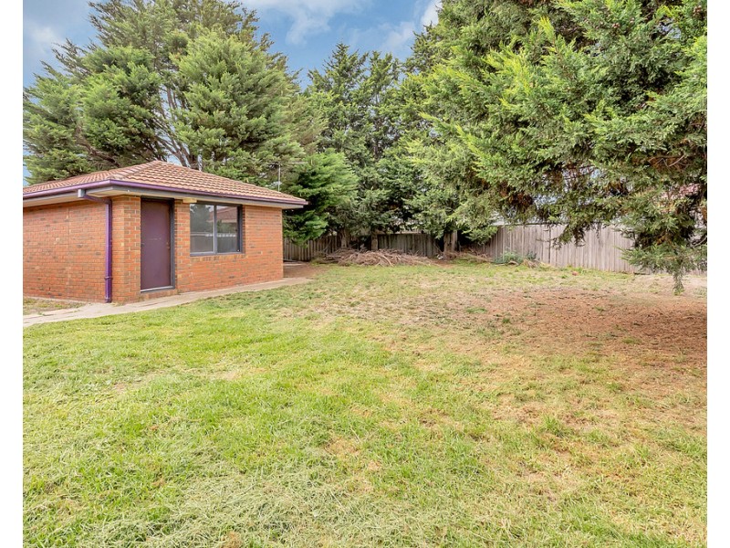14 Pembroke Crescent, Craigieburn VIC 3064