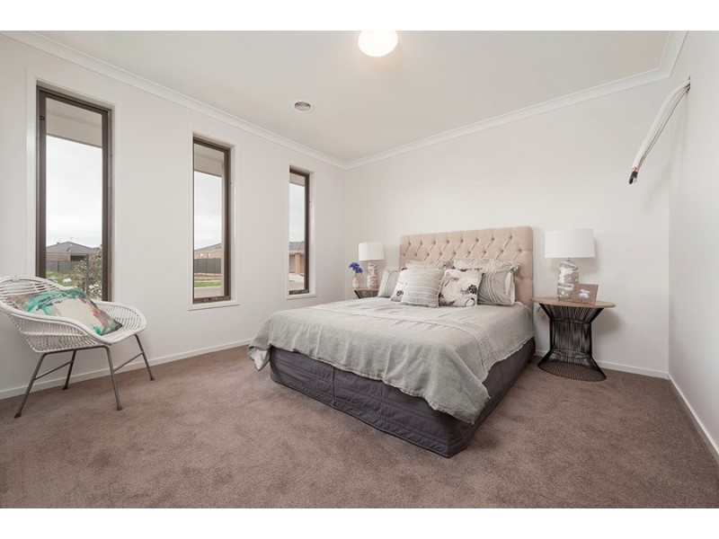 44 Scoria Circuit, Craigieburn VIC 3064