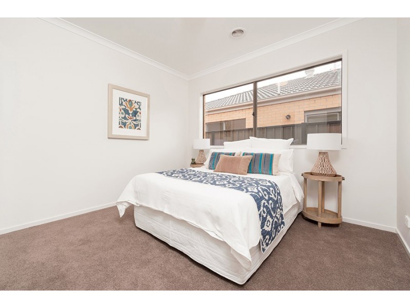 44 Scoria Circuit, Craigieburn VIC 3064