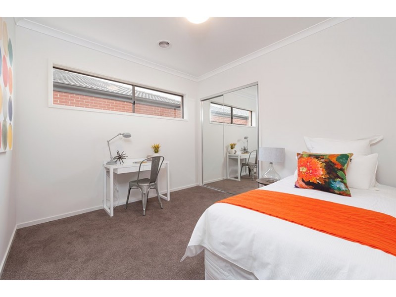 44 Scoria Circuit, Craigieburn VIC 3064