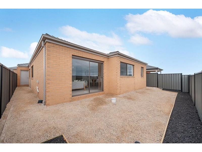 44 Scoria Circuit, Craigieburn VIC 3064