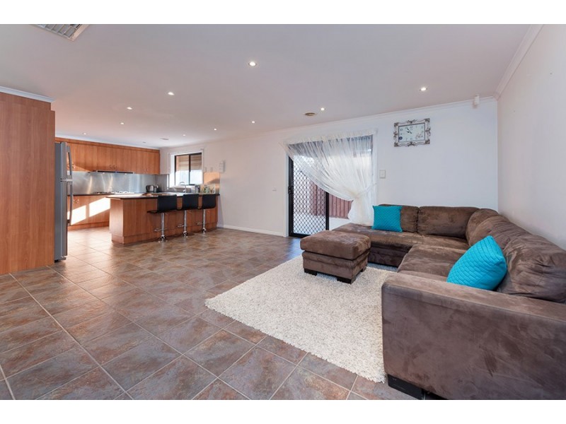 52 Statesman Avenue, Roxburgh Park VIC 3064