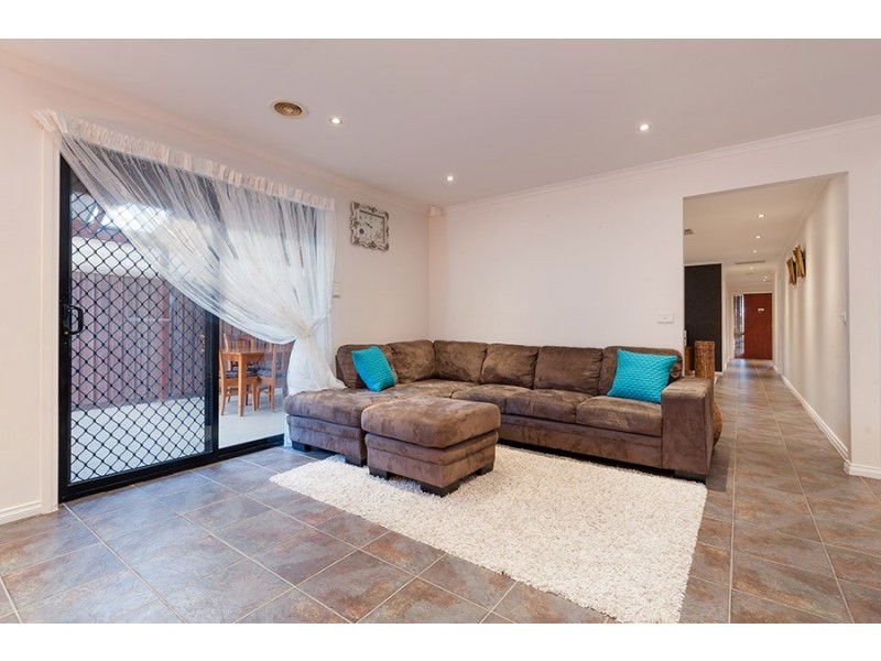 52 Statesman Avenue, Roxburgh Park VIC 3064