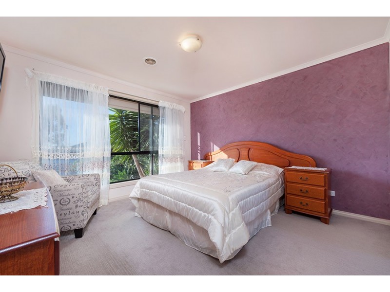 52 Statesman Avenue, Roxburgh Park VIC 3064