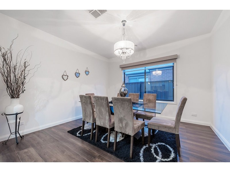 25 Falkland road, Craigieburn VIC 3064