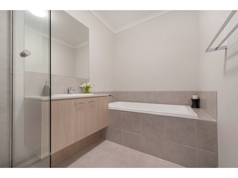 9 Bluebell Drive, Craigieburn VIC 3064