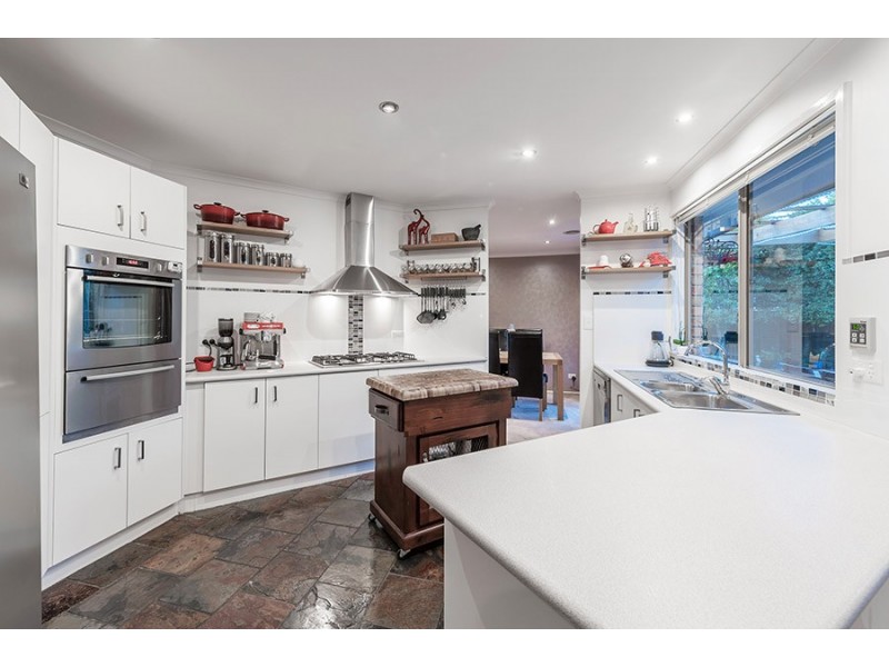 6 Swansea Court, Craigieburn VIC 3064